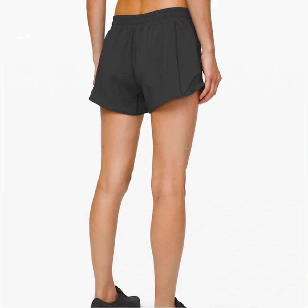 Excellent Lululemon Hotty Hot Short II Long 4" Low Rise Black Size:0/ 00 - Picture 5 of 13